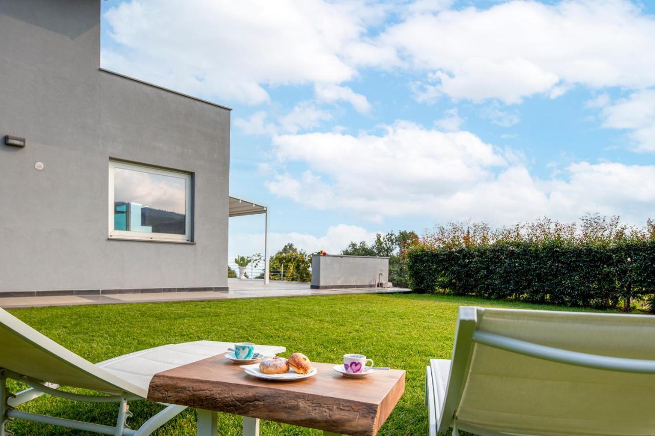 Design Villa in Piedimonte Etneo Eksteriør billede
